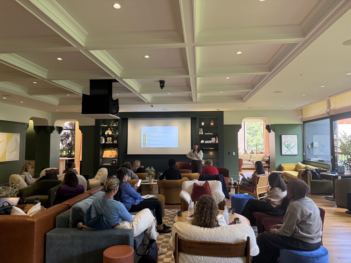 Amanda Worsfold leading an AI workshop